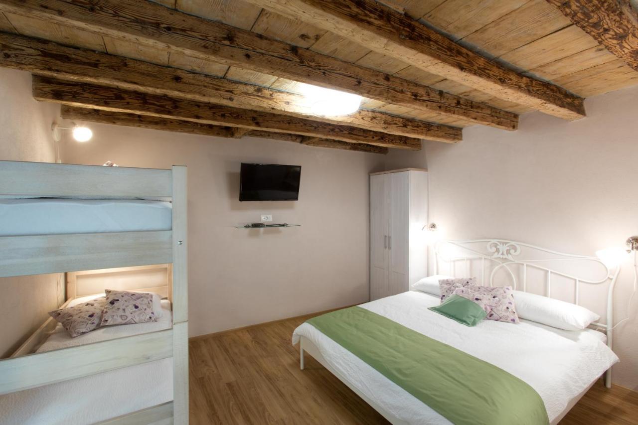 Guesthouse Centrum B&B Izola Dış mekan fotoğraf